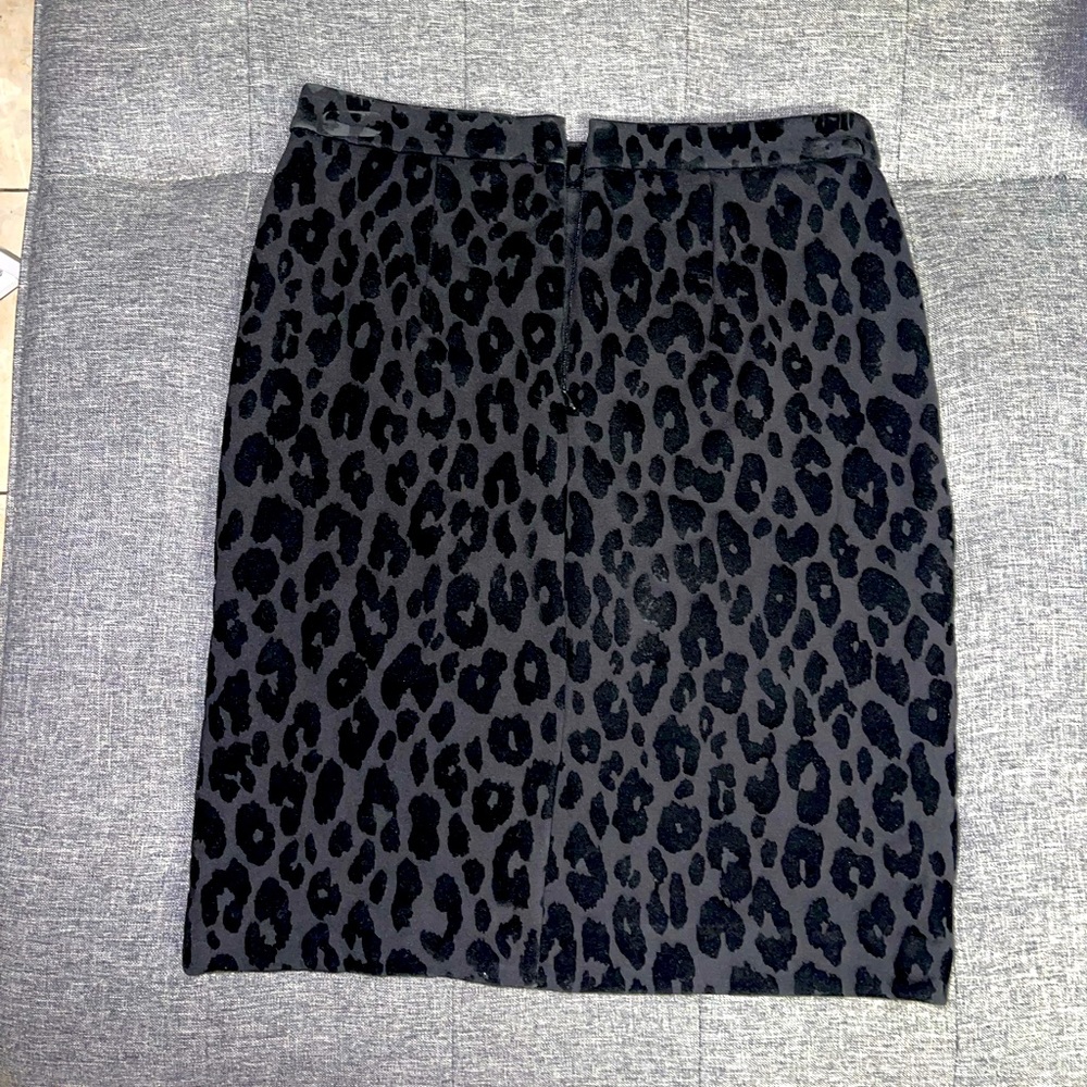 ANN TAYLOR Cheetah Velvet Pencil Skirt